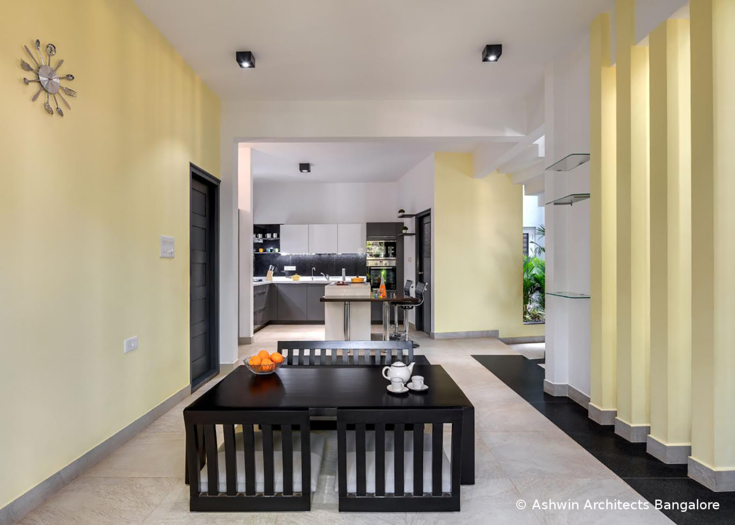 independent-villa-40x50-site-dining-room-design