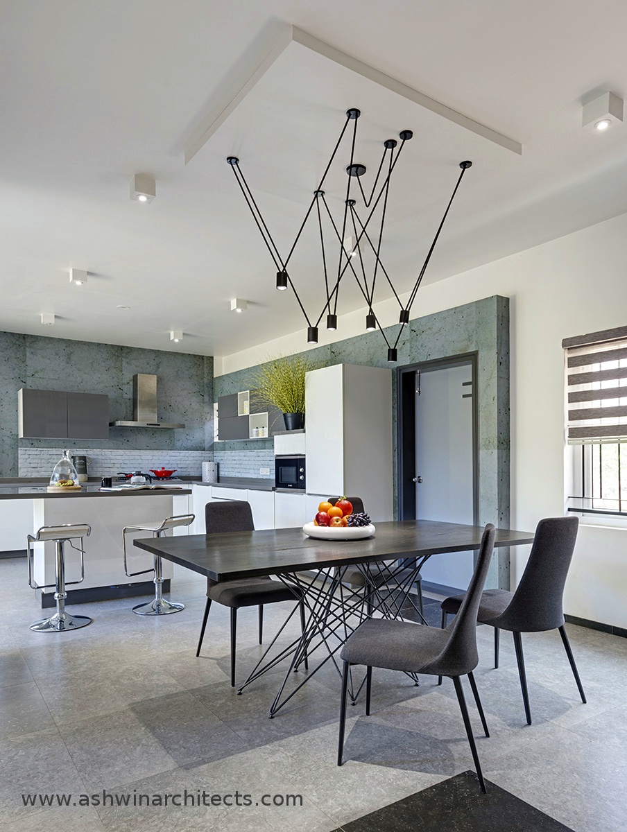 slokesh-60x40-plot-residence-dining-room-interior-designs