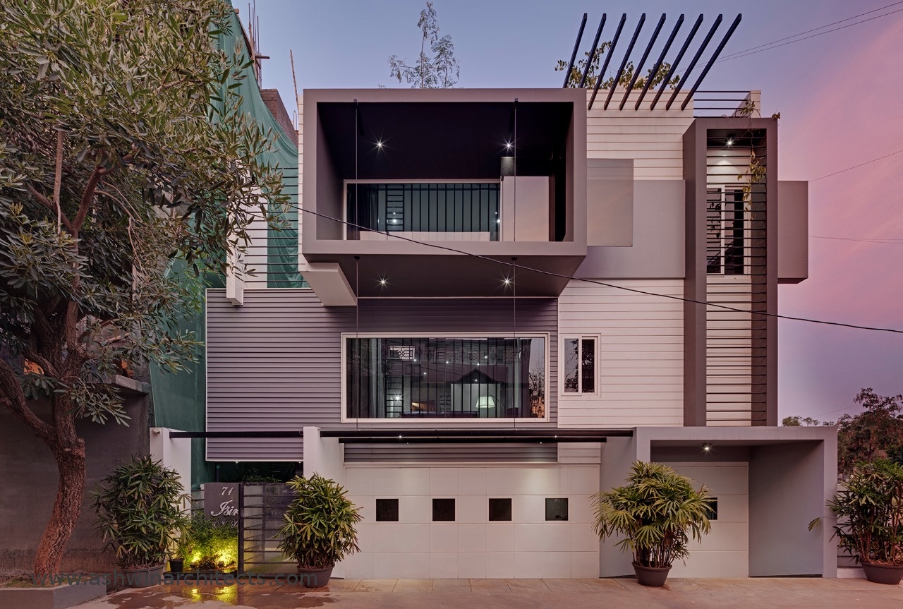 slokesh-60x40-plot-residence-front-elevation-design-evening