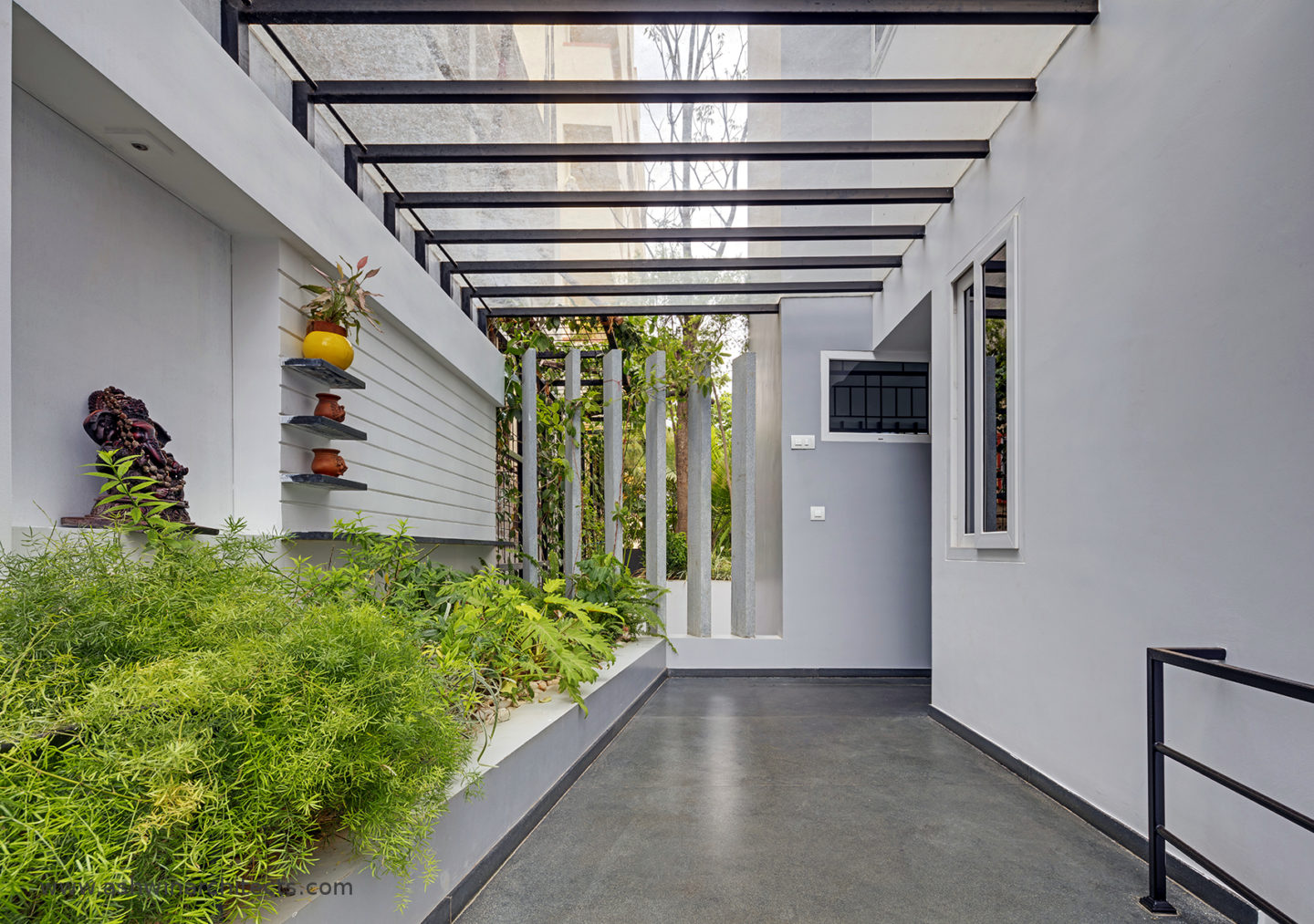 slokesh-60x40-plot-residence-landscape-garden-design