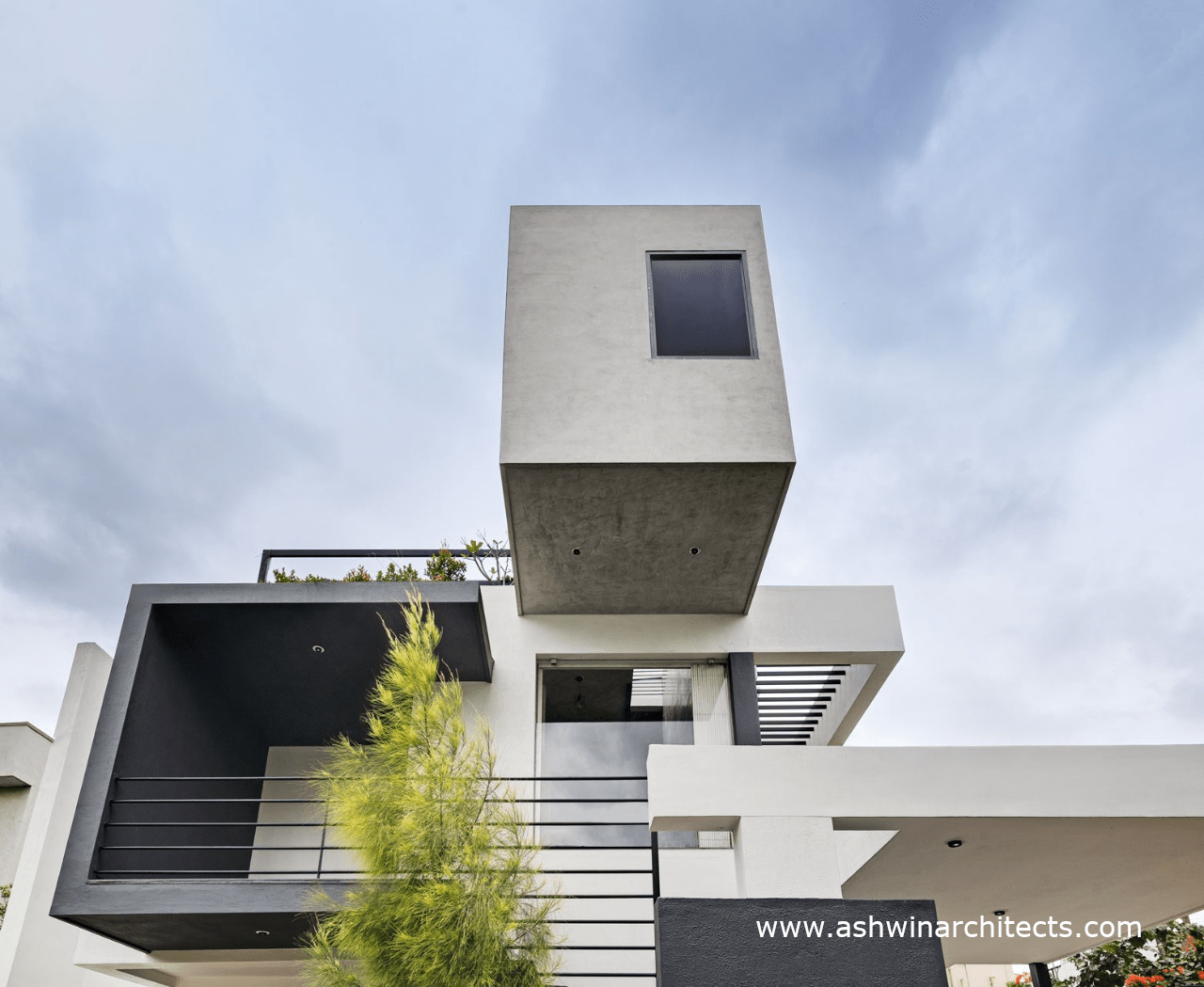 pawans-30-50-house-design-residential-architects-in-bangalore-front-ēlevation-top