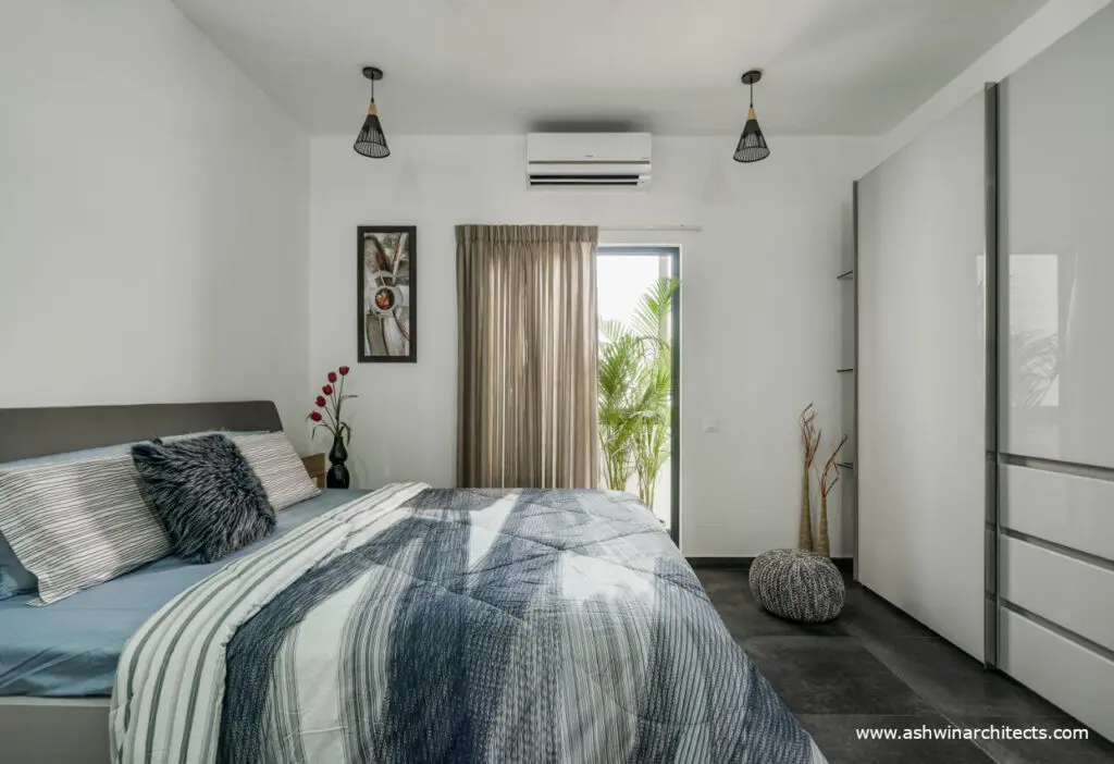 20-48-vardhaman-bedroom-interior-design