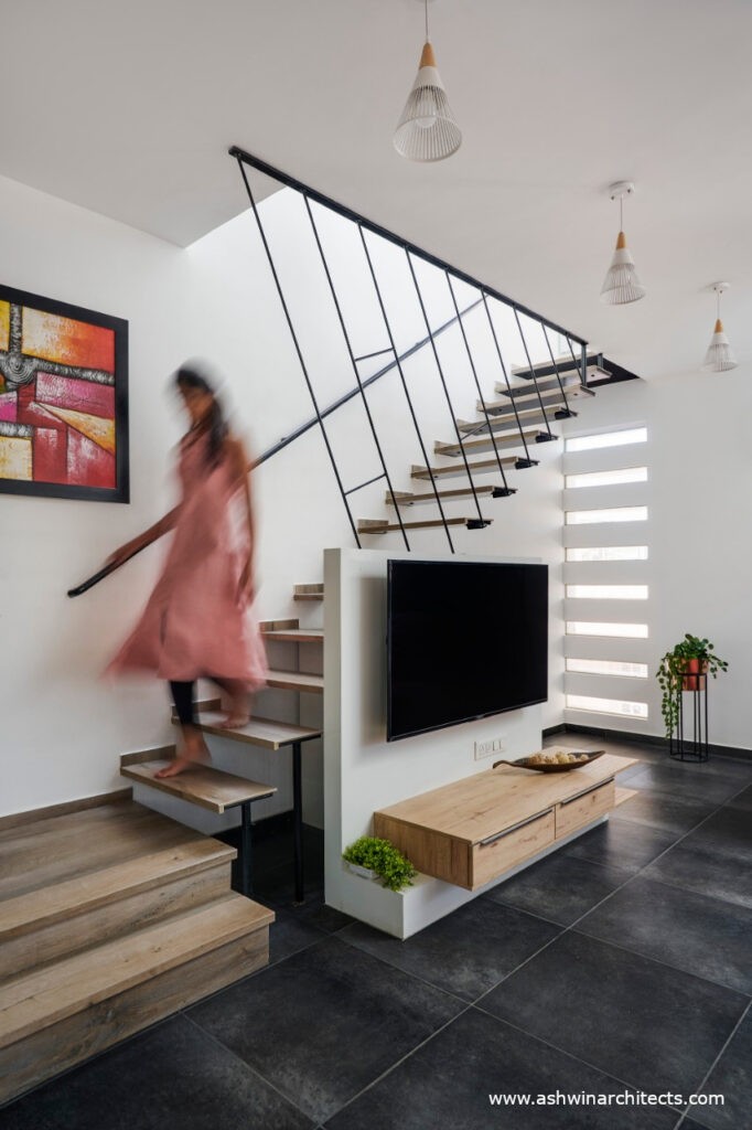 20-48-vardhaman-house-staircase-interior-design