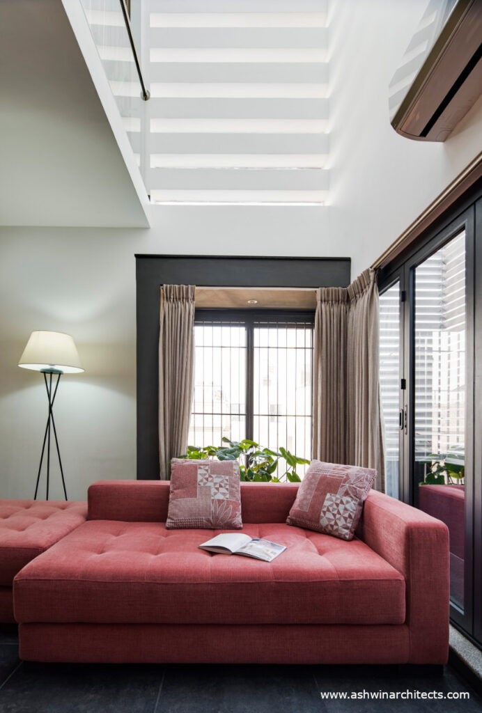 20-48-vardhaman-sofa-bed-interior-design