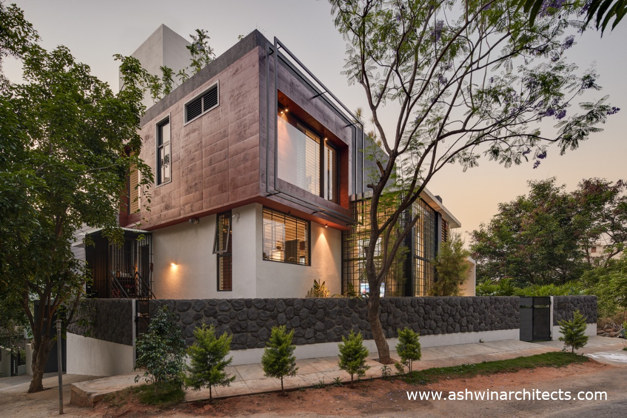 40x60-4BHK-bungalow-design-bangaloreārchitects-side-view-2
