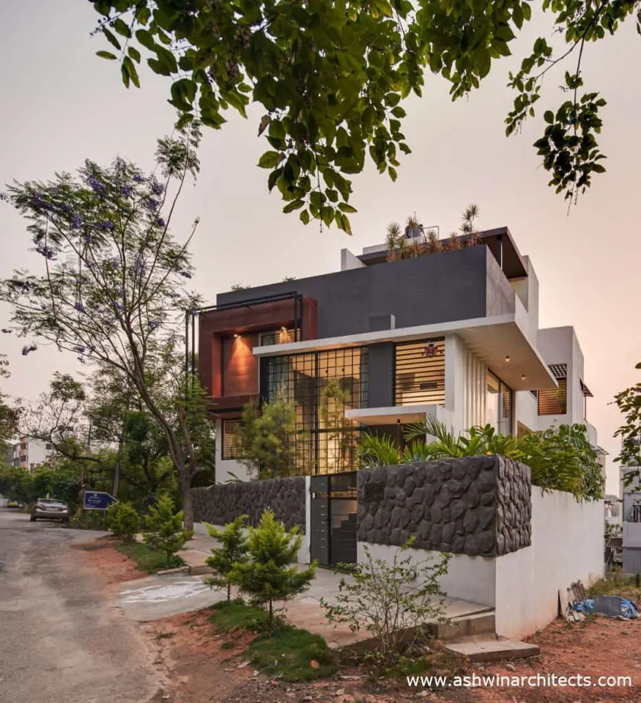 40x60-4BHK-bungalow-design-bangaloreārchitects-side-view