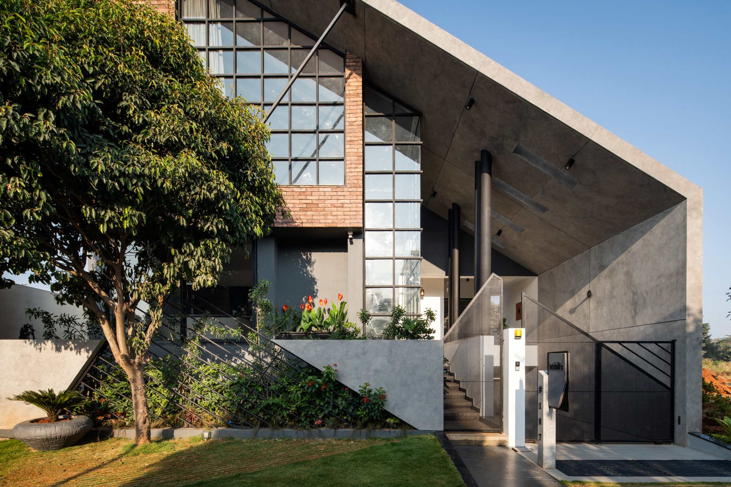 Kodalli's Happy Place - Exterior Design 10