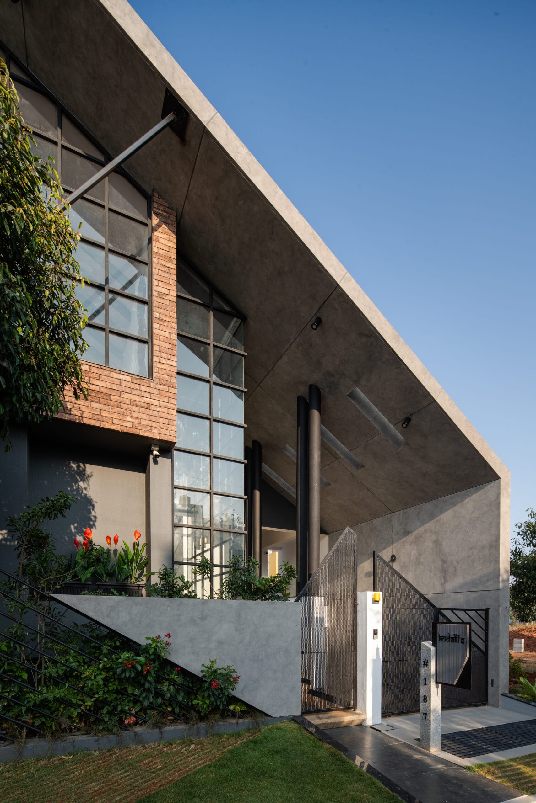 Kodalli's Happy Place - Exterior Design 7