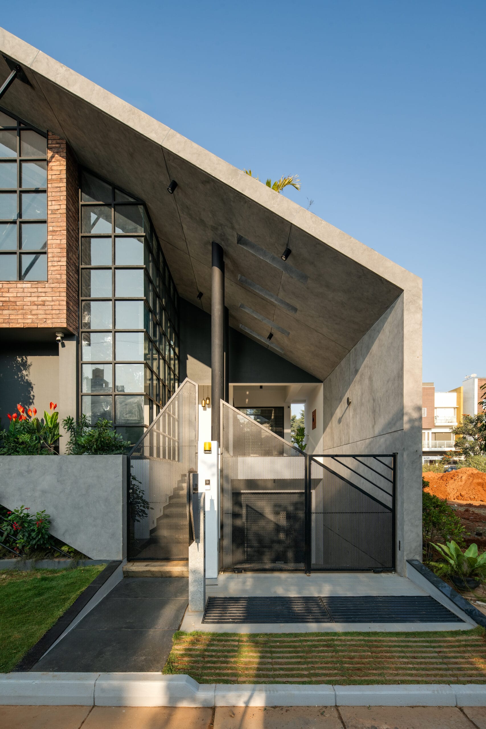 Kodalli's Happy Place - Exterior Design 8